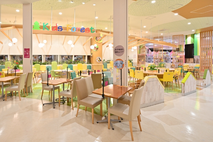 イオンレイクタウン店のフードコートの画像