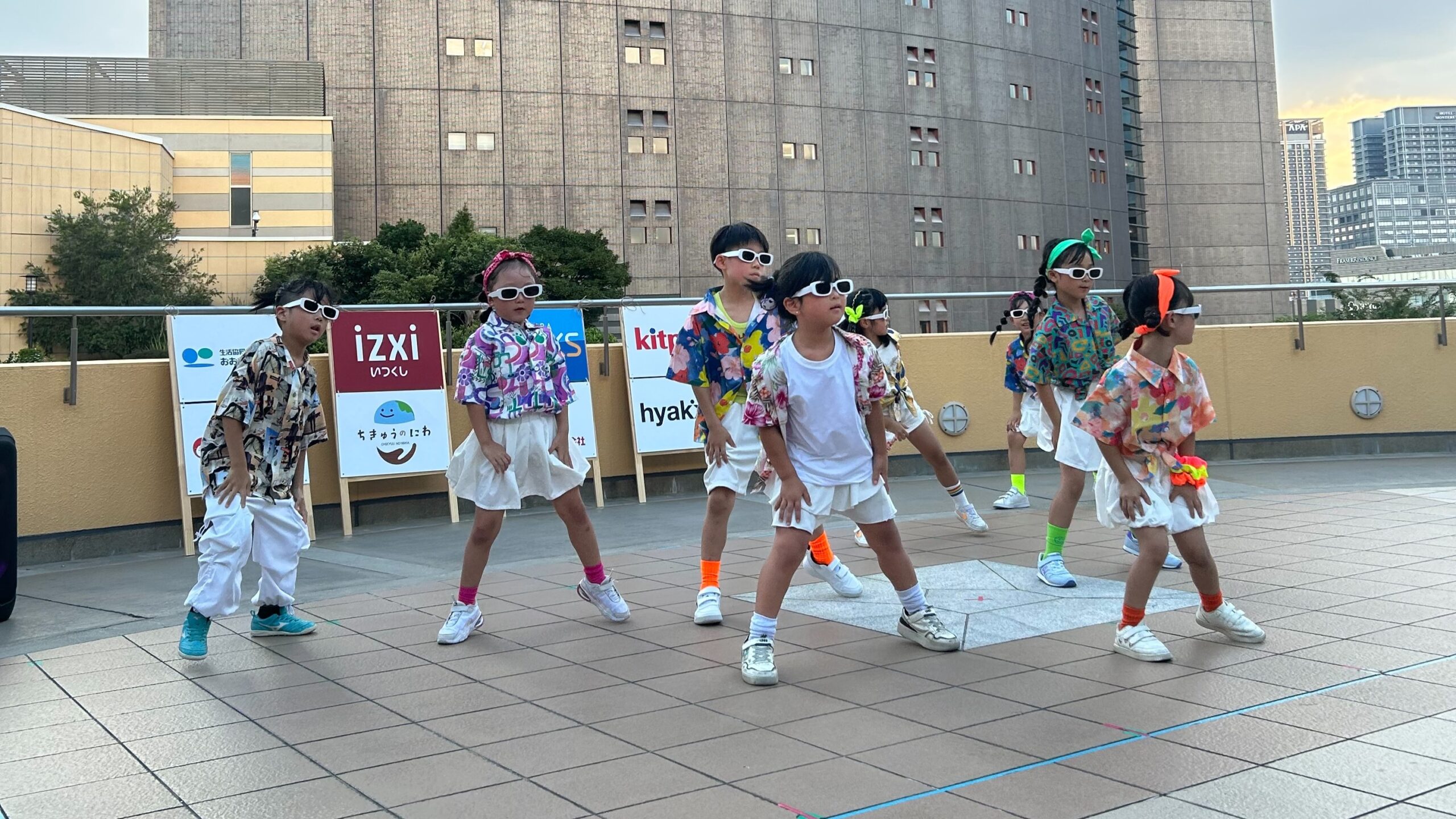 キッズダンスステージの様子
